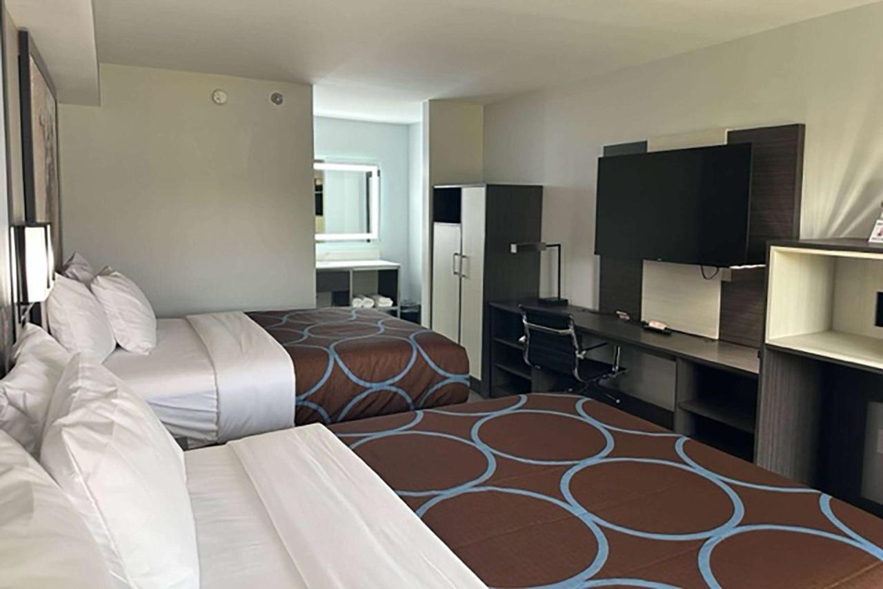 Super 8 By Wyndham Baltimore Northwest Bagian luar foto
