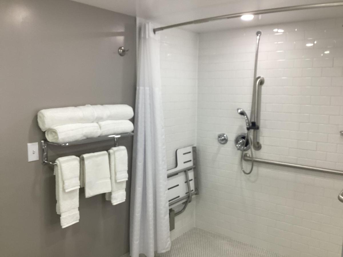 Super 8 By Wyndham Baltimore Northwest Bagian luar foto