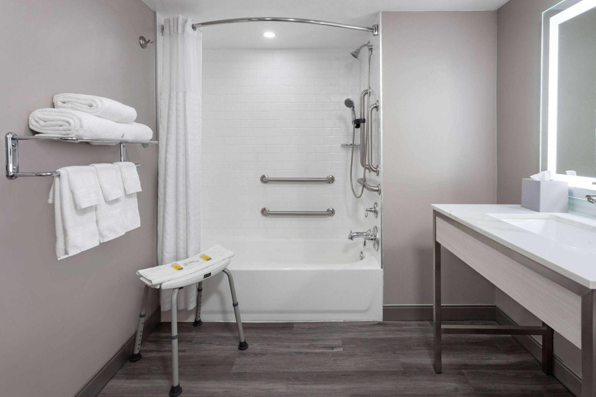 Super 8 By Wyndham Baltimore Northwest Bagian luar foto