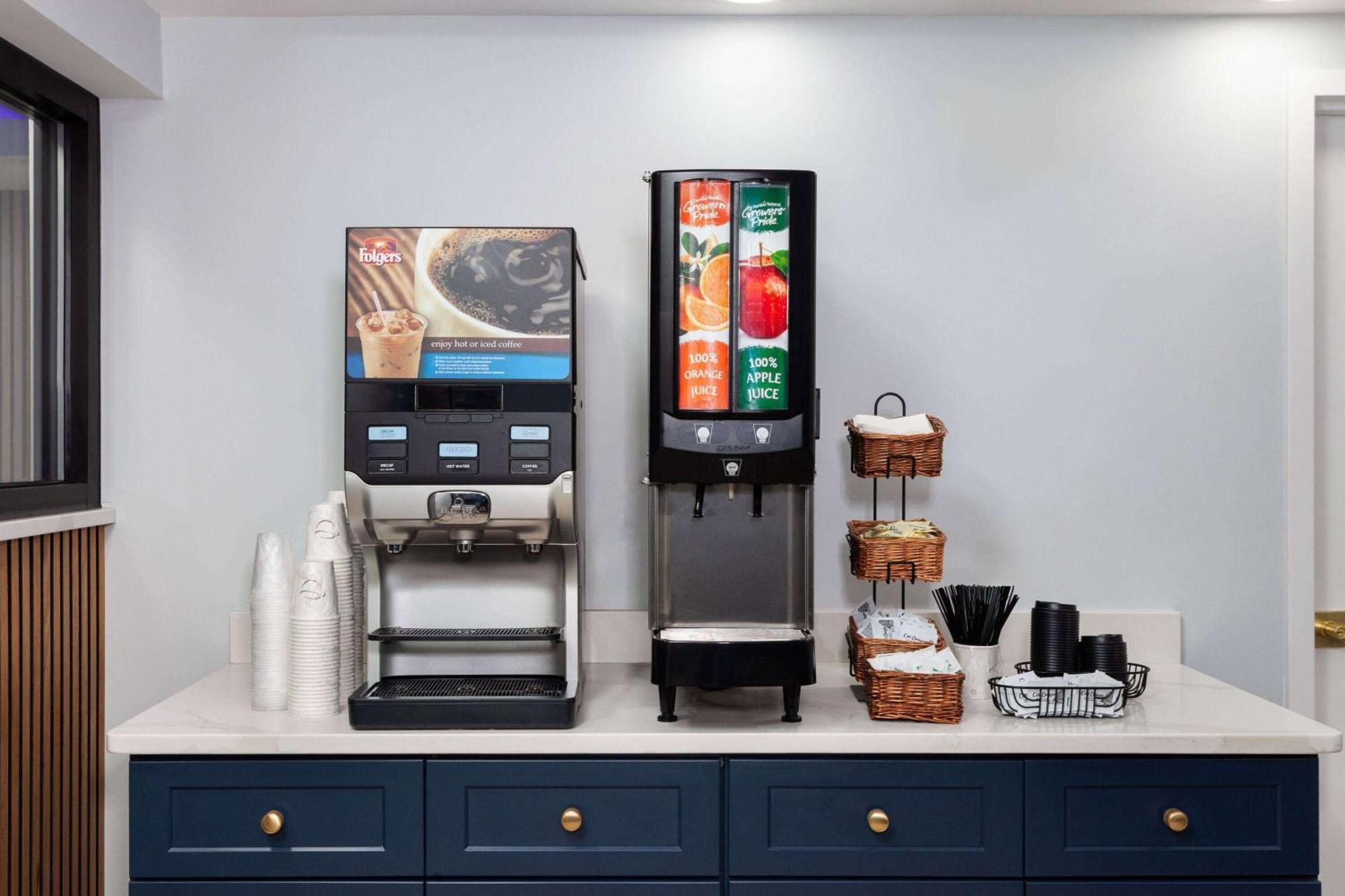 Super 8 By Wyndham Baltimore Northwest Bagian luar foto